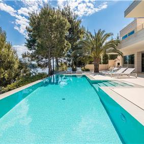 Luxury 6 Bedroom Brac Island Beach Front Villa With Heated Infinity Pool and lift near Sumartin sleeps 12